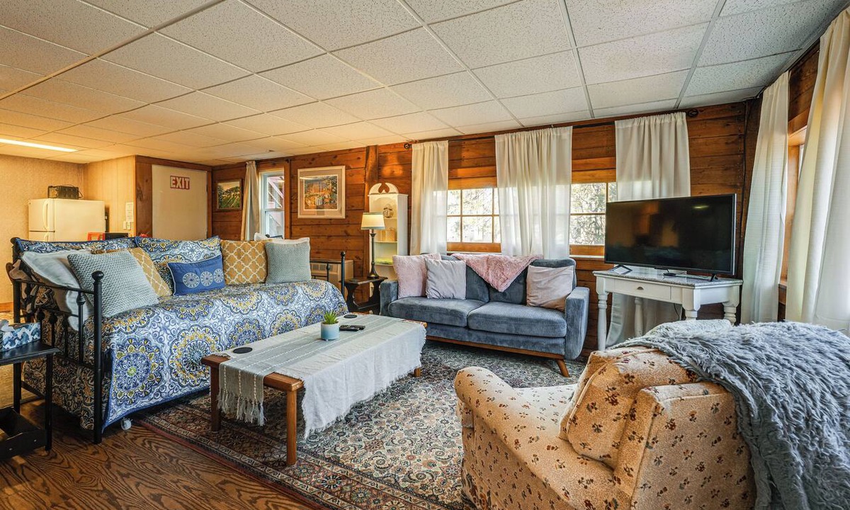 Limerick Apartment | Stay on Historic Estate! Quiet Limerick Escape