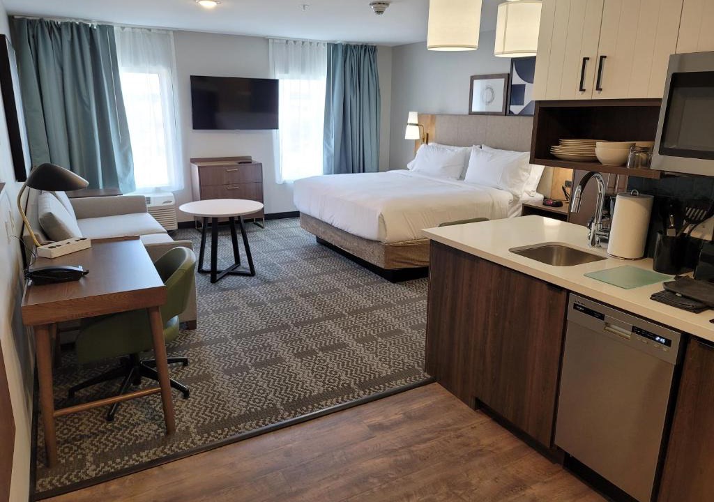 Fairgrounds Hotel | Staybridge Suites - Louisville - Expo Center by IHG
