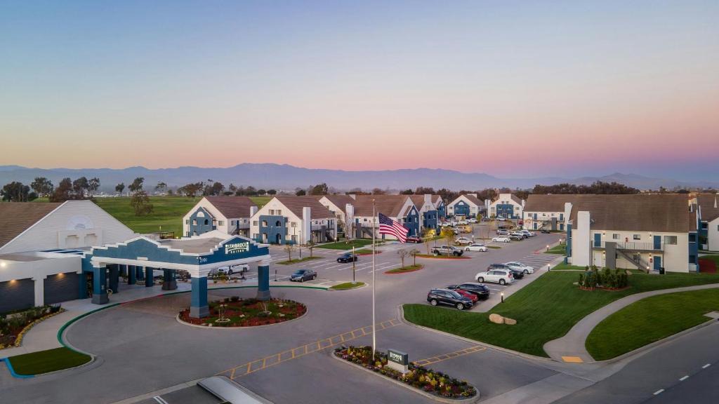 Oxnard Hotel | Staybridge Suites Oxnard - River Ridge by IHG