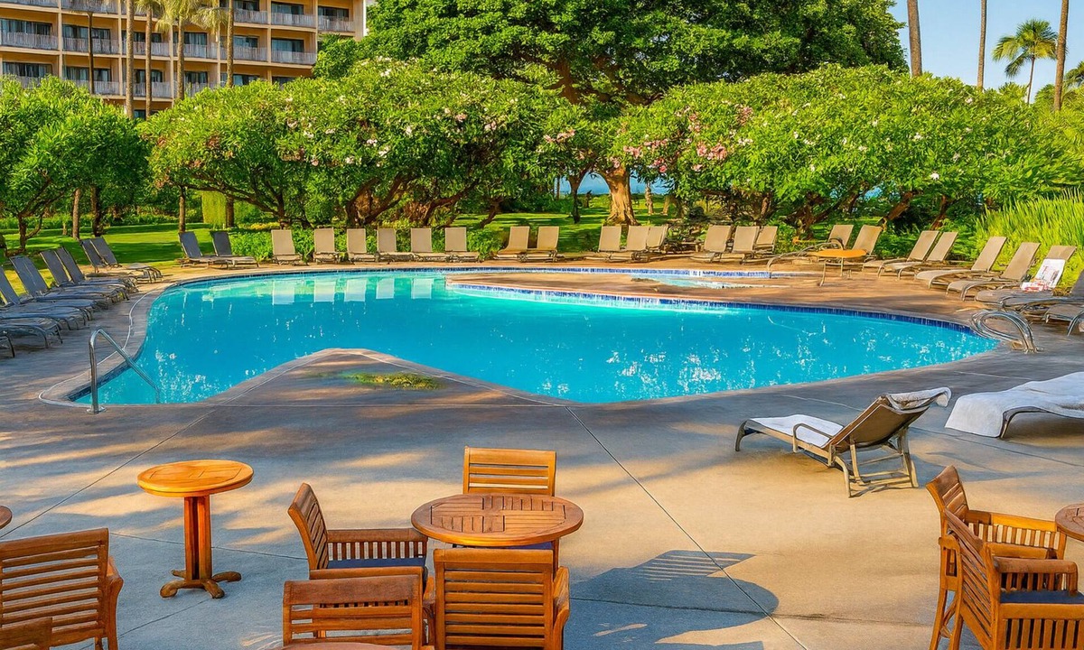 Kaanapali Hotel | Steps Away from the Beach! 3 Premium Units, Private Lanai, Onsite Pool