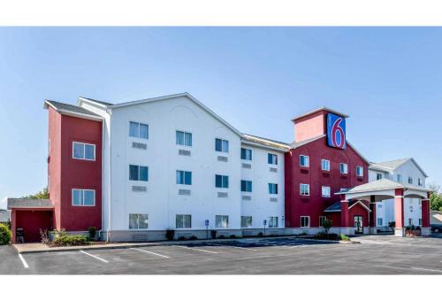 Southport Hotel | Studio 6 Indianapolis, IN - Southport