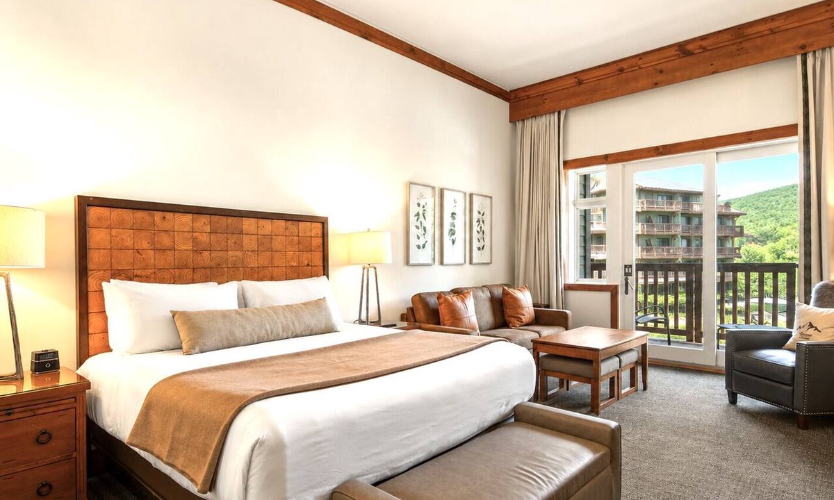 Stowe Area Condo | Studio Spruce Peak Ski In Ski Out "La Voûte" #147