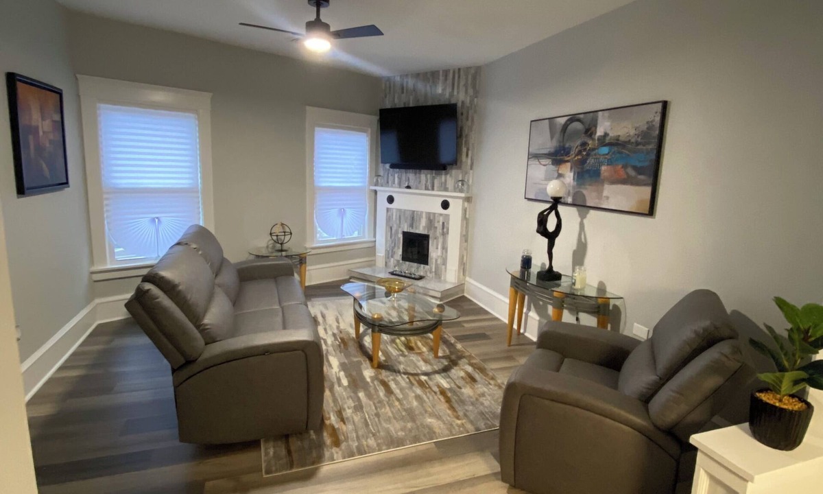 Akron Apartment | Stunning 2-bedroom apartment with all amenities!