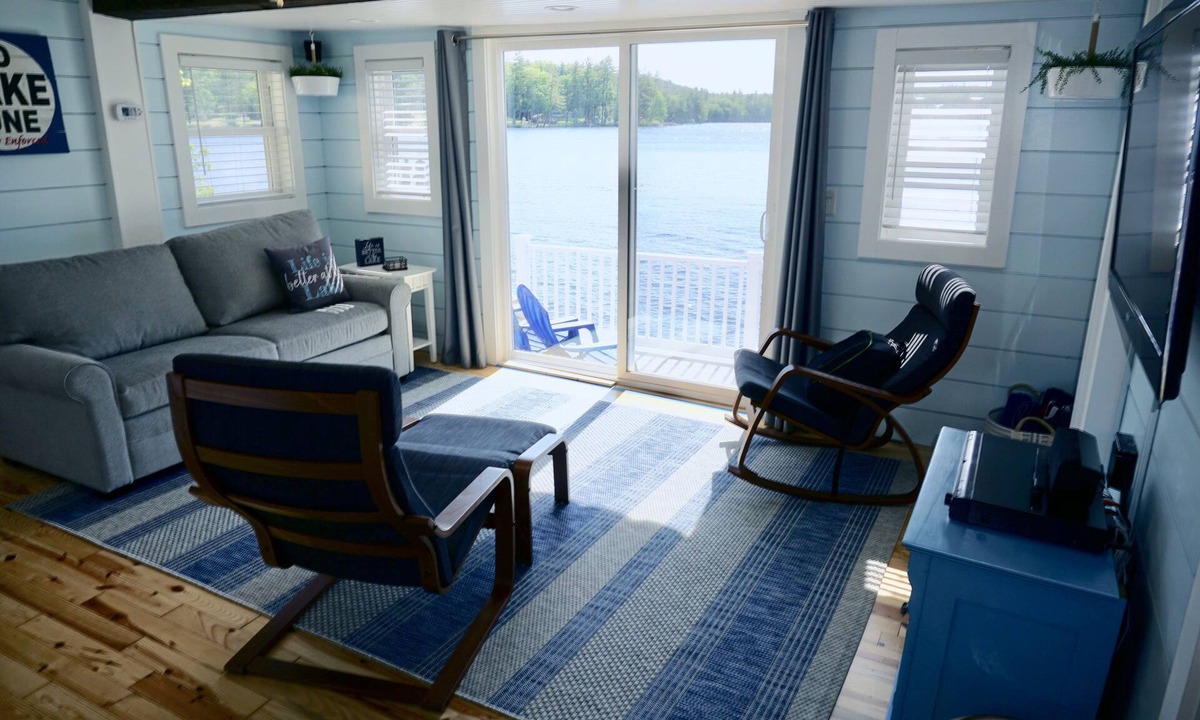 Franklin House | Stunning Lake House on Beautiful Webster Lake, Perfect for your Summer Get-Away.