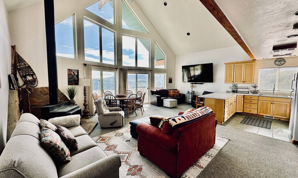 Park City Cabin | Stunning Lake View Mountain Lodge