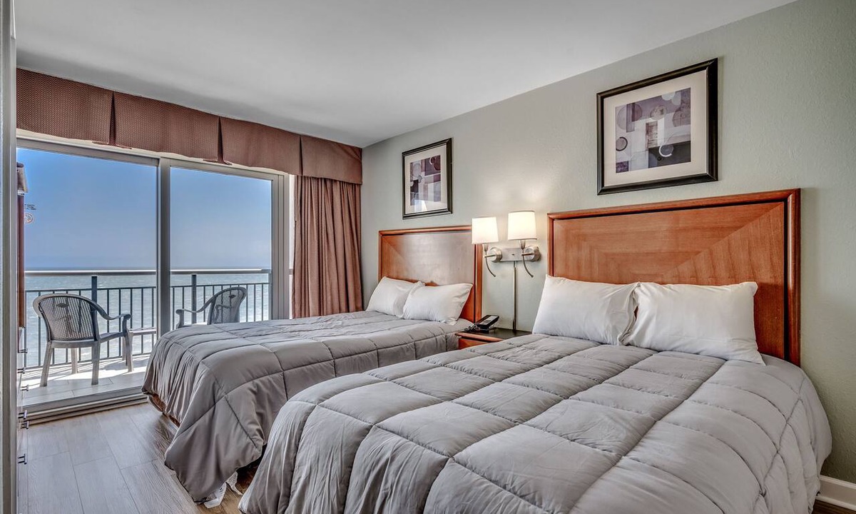 Downtown Myrtle Beach Apartment | 🏖️Stunning Ocean Views | Pools + Hot Tub | Bay View Resort 1707B🏖️