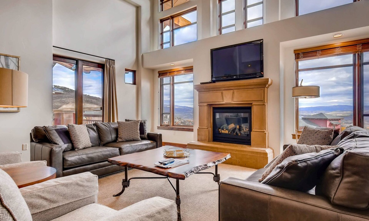 Park City Condo | Stunning ski-in/ski-out penthouse w/shared pool, hot tub, sauna & gym