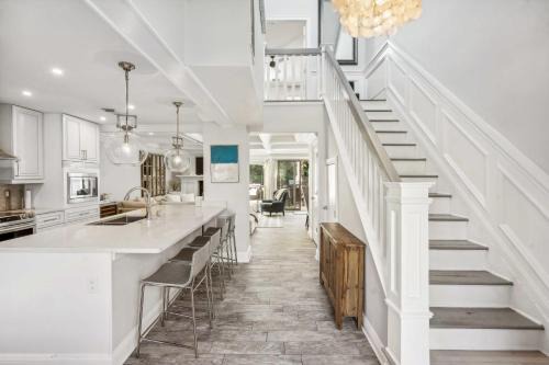 Tuckahoe House | Stunning Townhouse w Tennis & Pool