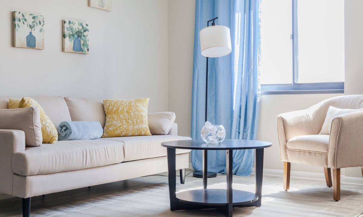 Downtown Hartford Apartment | Stylish 2 BR walkout Apartment in DT
