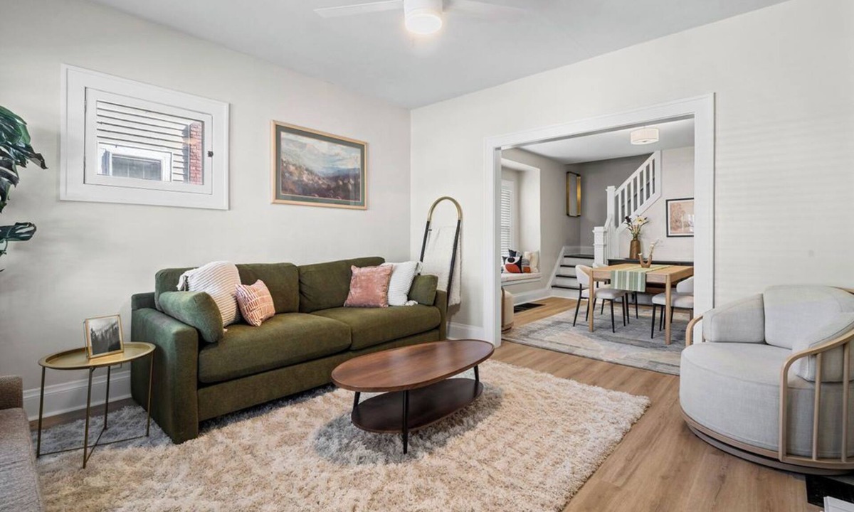 Clintonville House | Stylish & Cozy 2BR w/Office + Fenced Yard