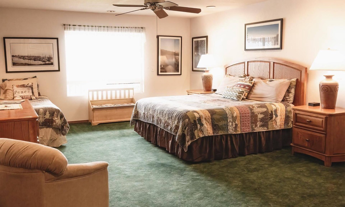 Haines Condo | Suite 2 Lynn View Lodge