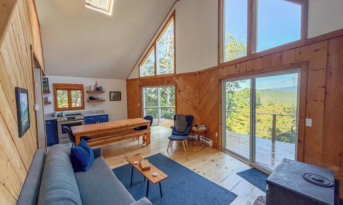 Eidelweiss Village Ski Chalet | Summer Fun & Sunsets NH White Mountains Chalet