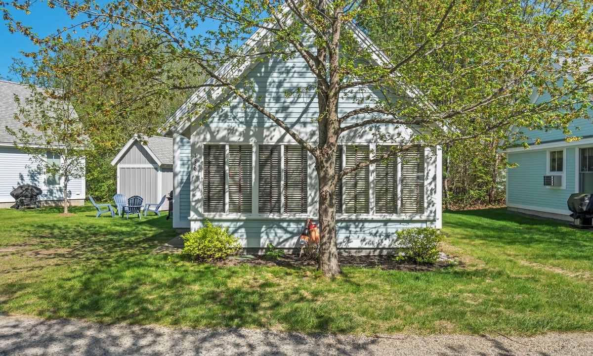 Summer Village Cottage | Summer Lovin' Cottage 2 Bedroom , Full Kitchen, HEATED pools at Summer Village