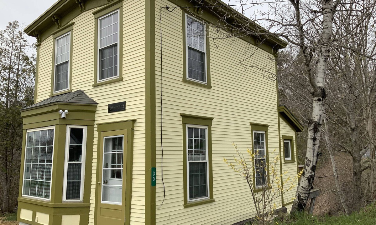 East Hardwick House | Summertime in the NEK is the BEST. We are minutes from the LVRT at Mile 30.5.