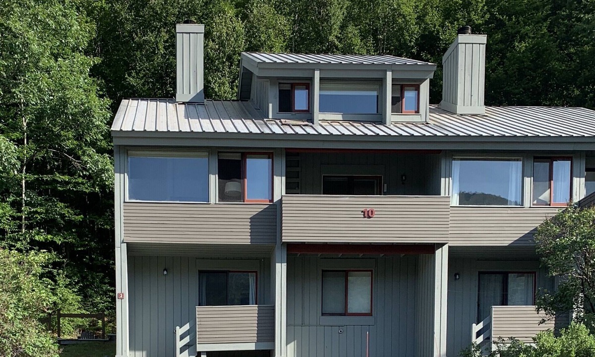 Lincoln House | Sun Soaked Views, Pool, Spa; and Spectacular Mountain Views