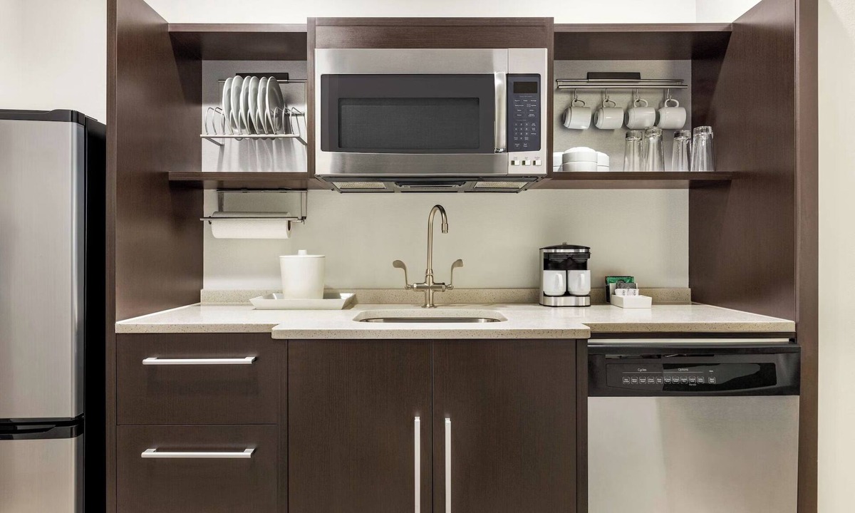 Queens Hotel | Sunlit Queen Studio Suite w/Expansive City Views & a Clean, Contemporary Design