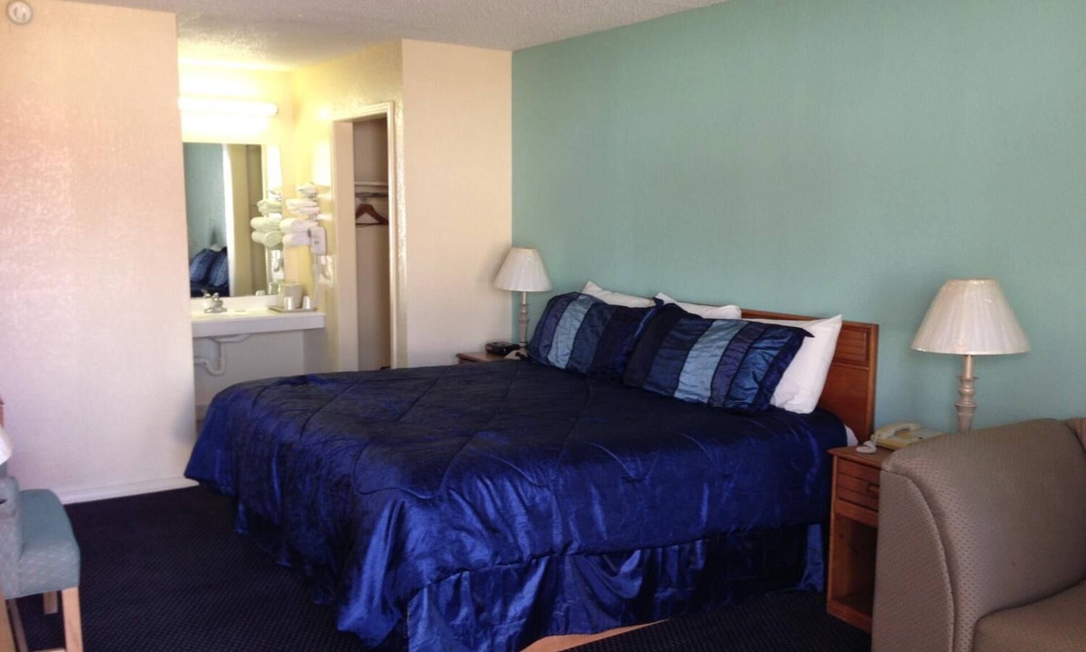 Siloam Springs Hotel | Super 7 Inn Siloam Springs