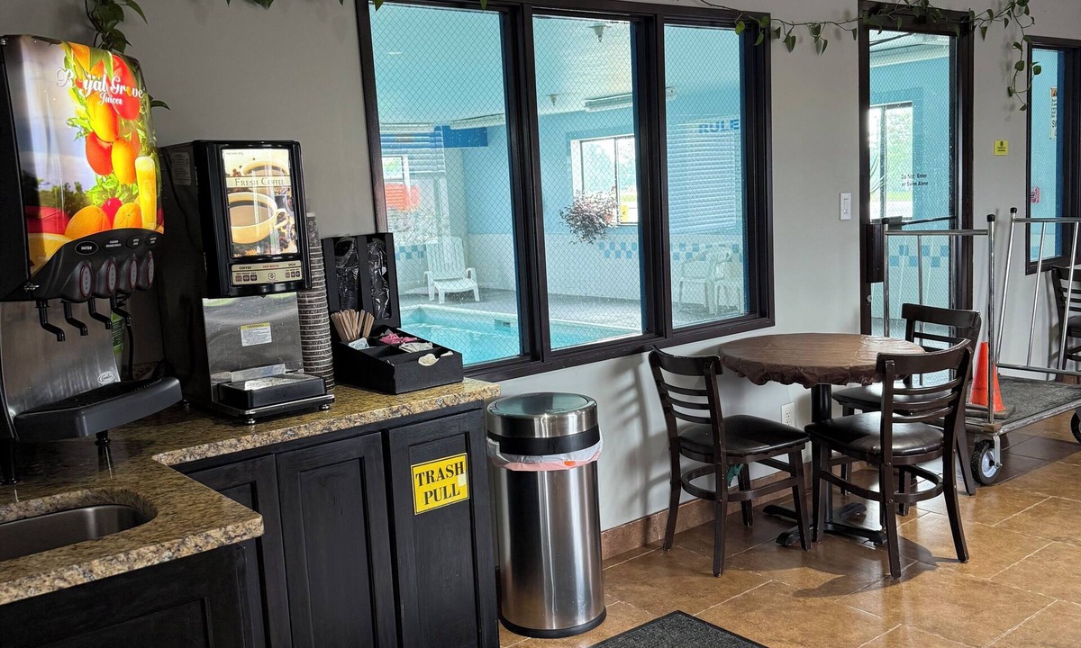 Campbellsville Hotel | Super 8 by Wyndham Campbellsville KY