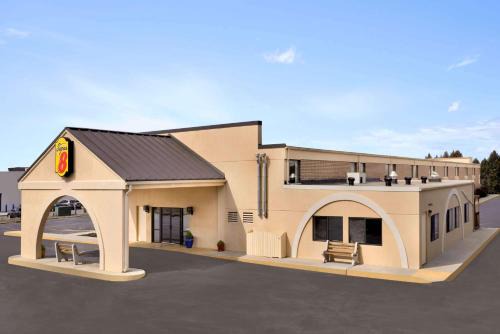 Scotland Hotel | Super 8 by Wyndham Chambersburg I-81