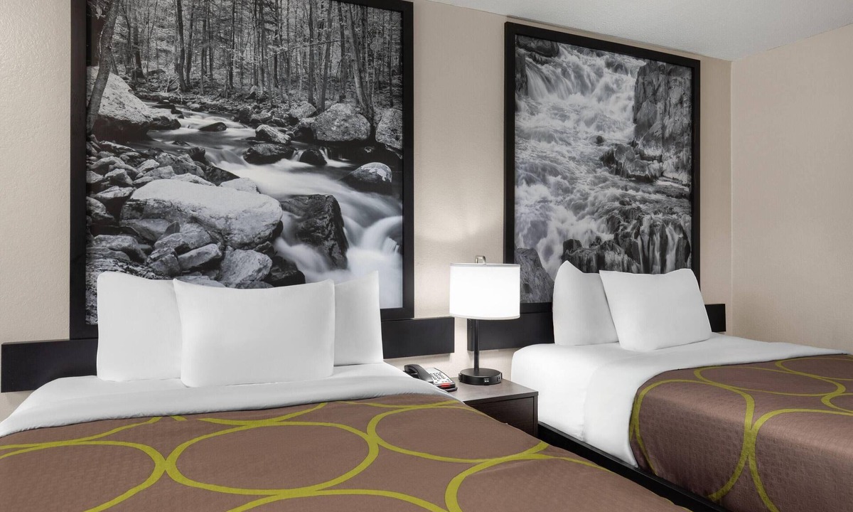 Tad Hotel | Super 8 By Wyndham Charleston WV