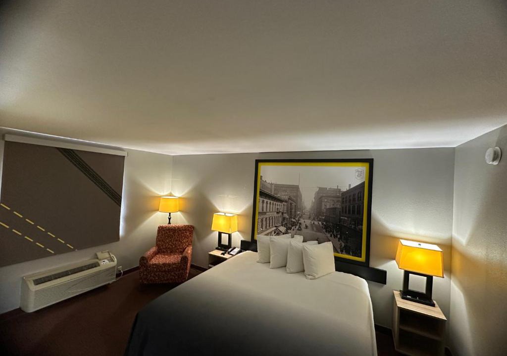 Fort Scott Hotel | Super 8 by Wyndham Fort Scott