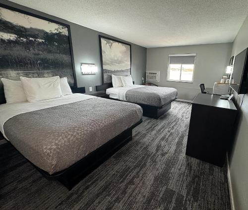 Higginsville Hotel | Super 8 by Wyndham Higginsville