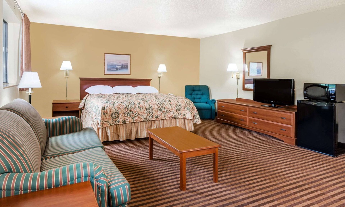 LaVale Hotel | Super 8 by Wyndham La Vale/Cumberland Area