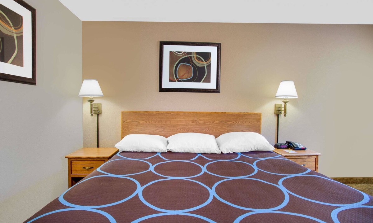 Lewisburg Hotel | Super 8 by Wyndham Lewisburg