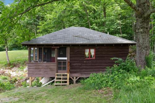 Lyme House | Sweet Couples' Cabin with Views of the Water near Hanover, New Hampshire