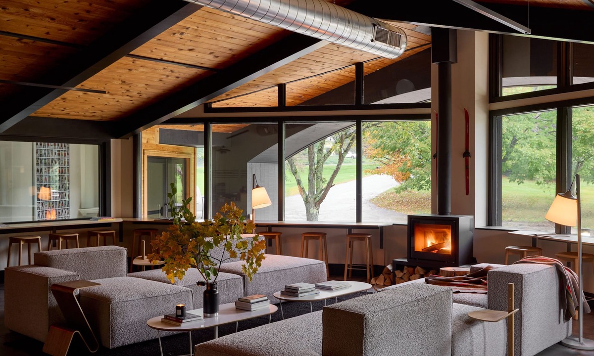Stowe Area Hotel | Tälta Lodge, A Bluebird by Lark