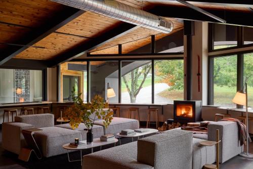 Stowe Area Hotel | Tälta Lodge, a Bluebird by Lark