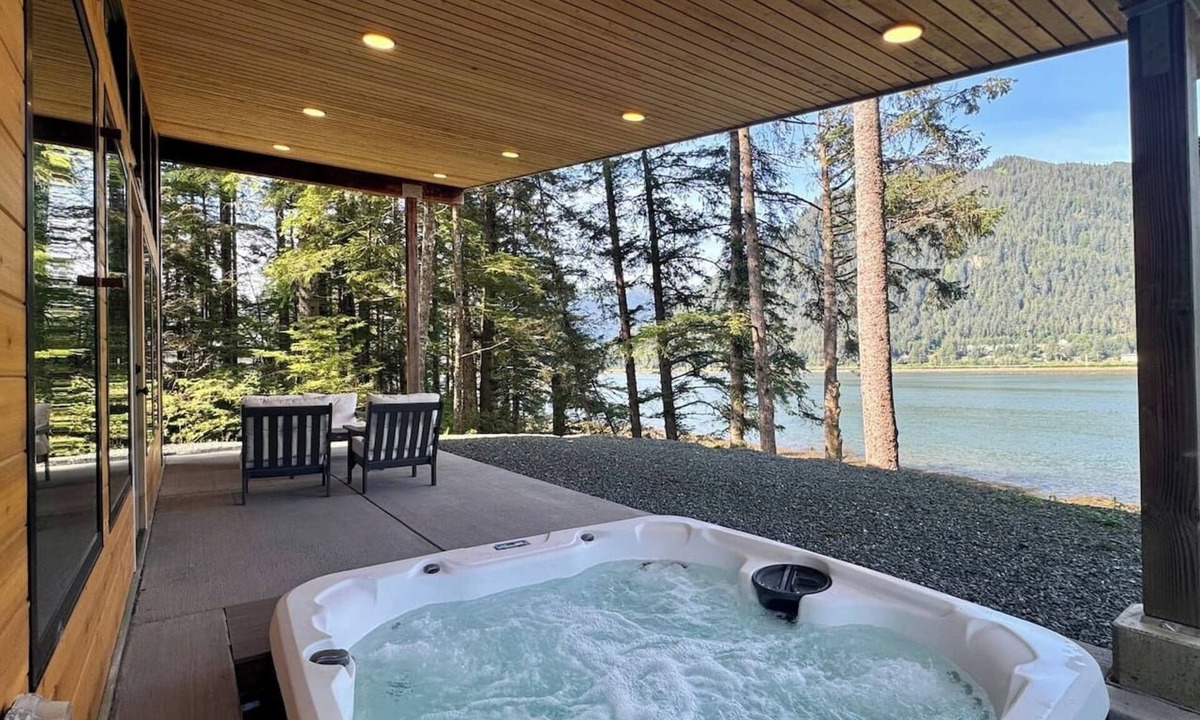 North Douglas House | The Alpenglow: Waterfront Escape Private Hot Tub