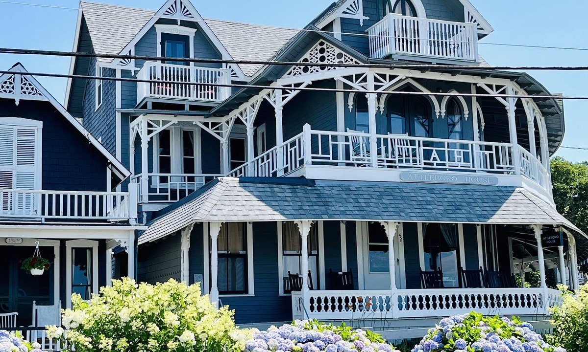Oak Bluffs Hotel | The Attleboro House