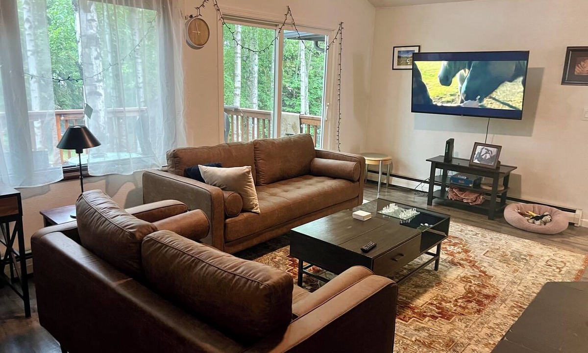 Taku - Campbell Apartment | The Birch Loft - Woodland Retreat