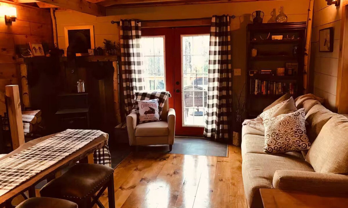 Marlow Cabin | The Birches Cabin, at home in the woods!