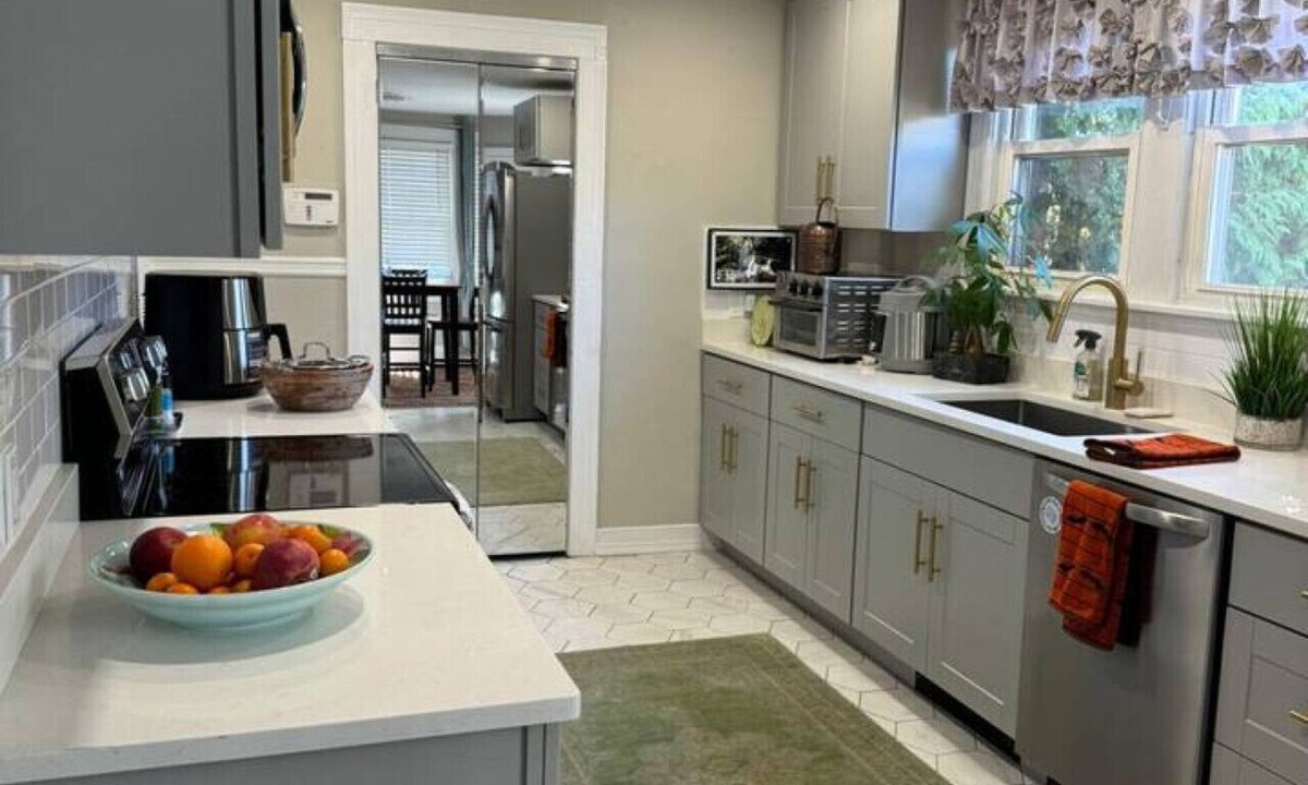 West Hartford Apartment | The Blue Back Bungalow