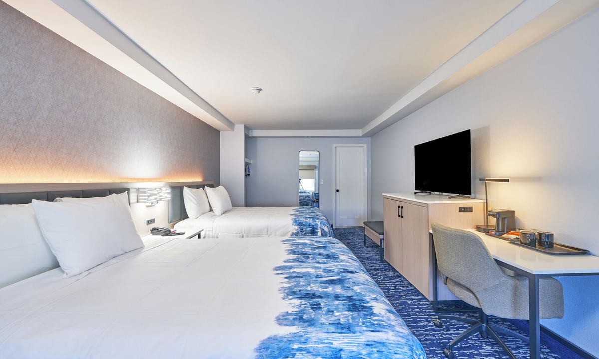 Buzzards Bay Hotel | The Bridgeway