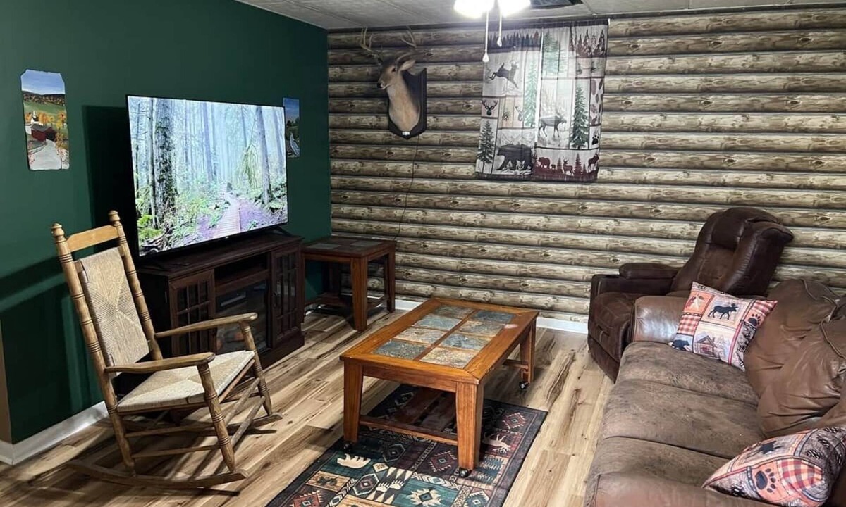 Wheeling House | The Buck Lodge | Arcade Firepit