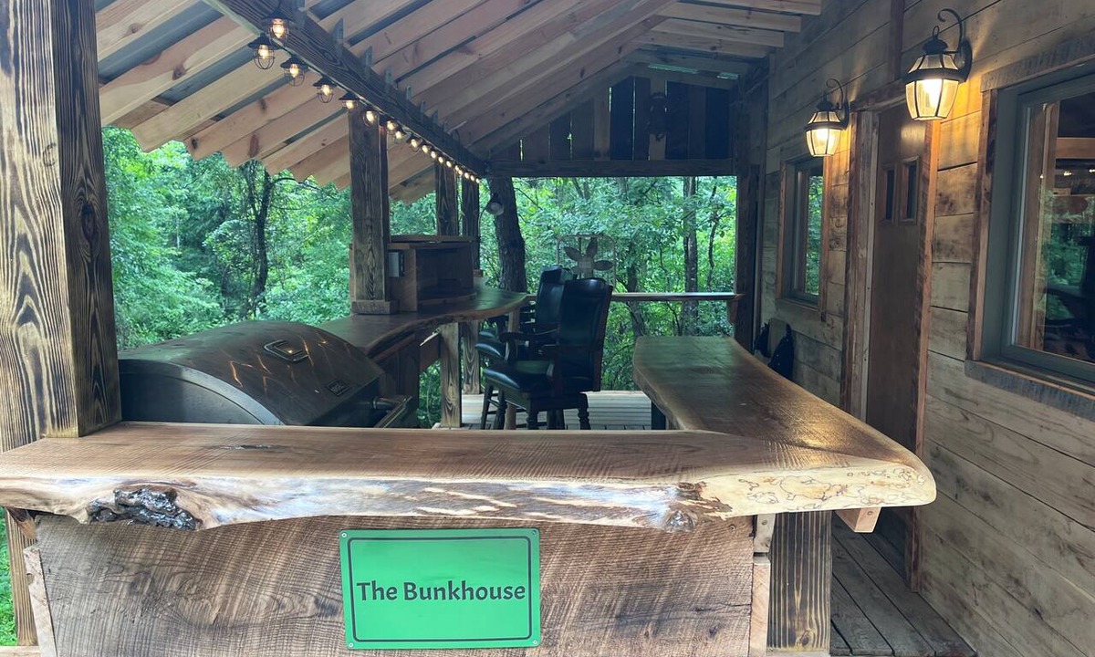 East Fultonham Cabin | The Bunkhouse