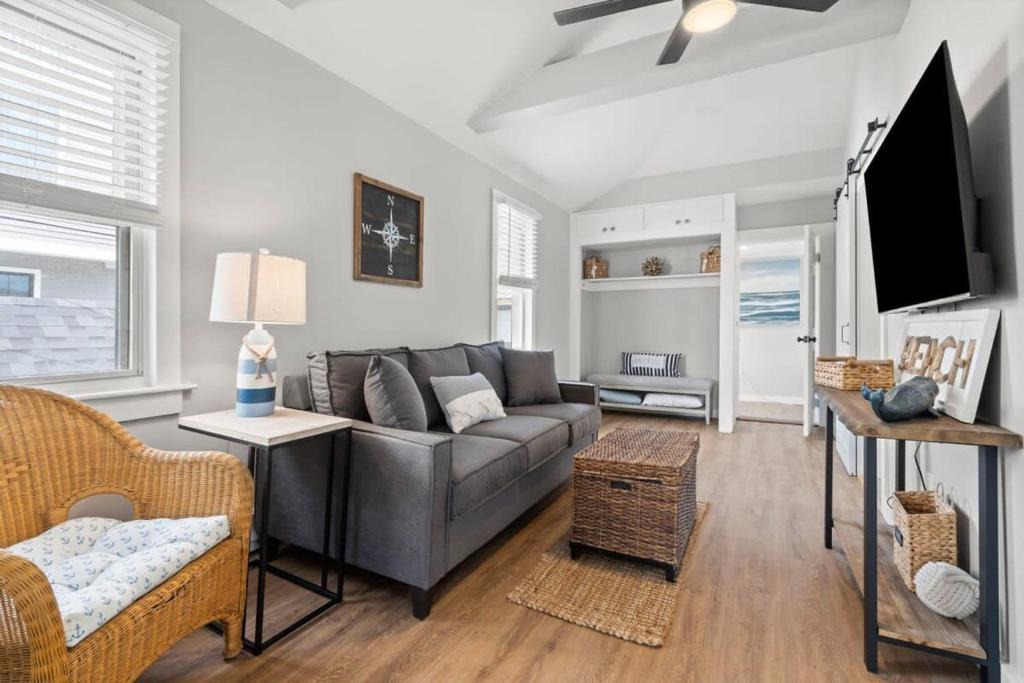 Salisbury Beach Apartment | The Cammie Cabana Pet Friendly Steps to Beach