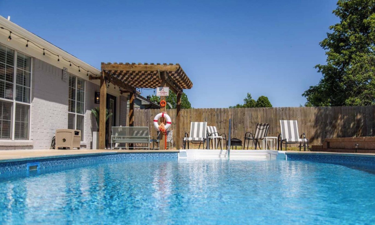 Rogers House | The Cousins House, private pool, prime location