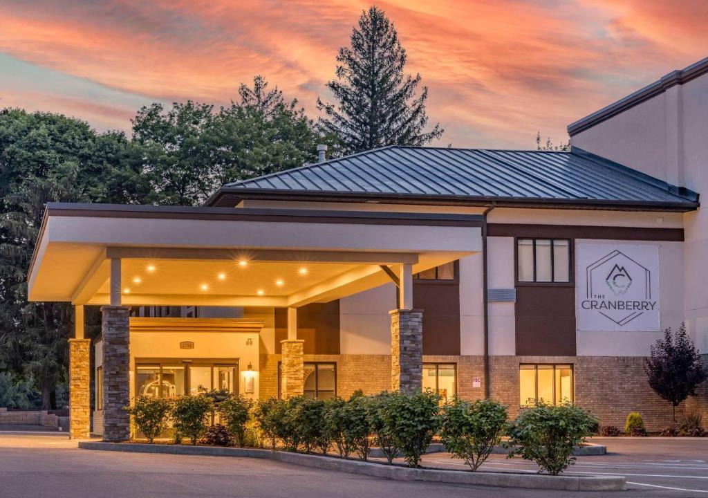Cheat Lake Hotel | The Cranberry, an Ascend Collection Hotel