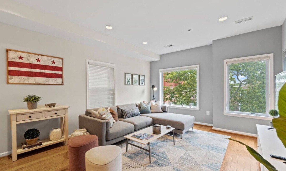 Shaw House | The Douglas | Shaw Townhouse + In-Law Suite