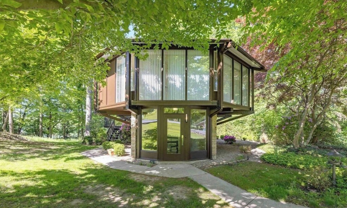 Cheat Lake House | The Escape Pod @Cheat Lake, private Hot Tub, WVU