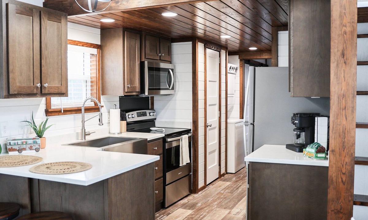 Dover House | The Family Truckster
