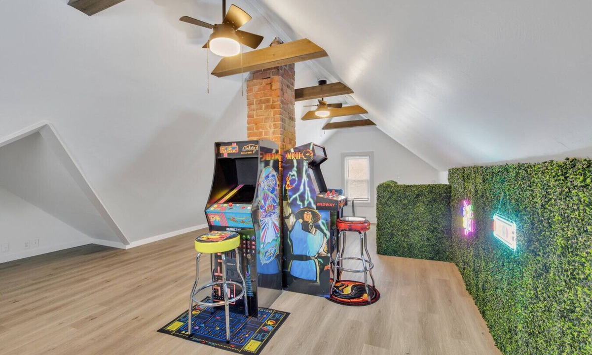 West Hartford House | The Game House Arcade – West Hartford