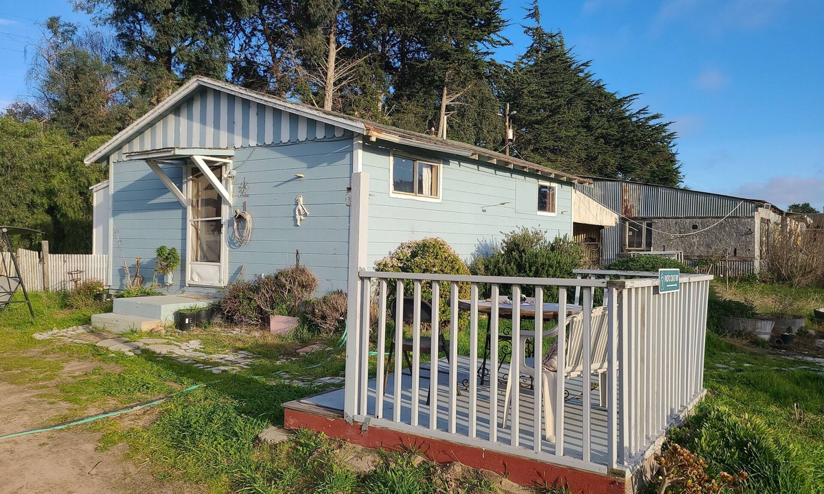 Callender Cottage | The Ganja Getaway 420 friendly cottage at cannabis farm on the PCH Highway 1.
