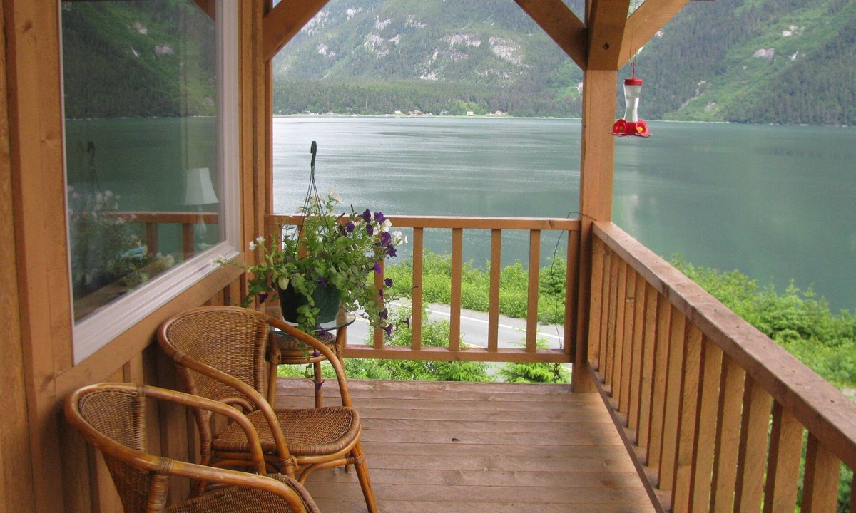 Lutak Cabin | The Gathering Place Cabin #1, rustic cabin on the water, close to Chilkoot River