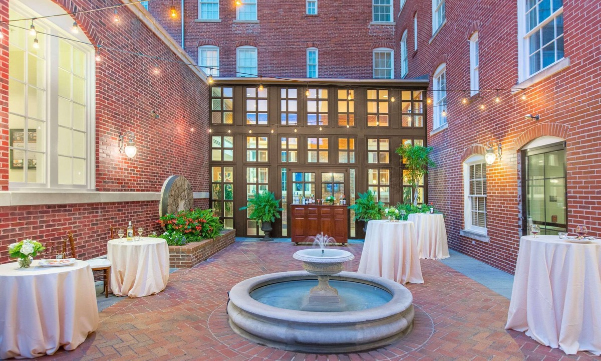 Old Town Winchester Hotel | The George Washington Hotel, A Wyndham Grand Hotel