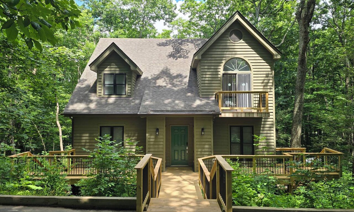 Chestnut Springs House | The Getaway at Wintergreen Resort